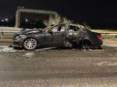 Внимание, розыск: в Хакасии водитель разбил в хлам мерседес и скрылся с места аварии