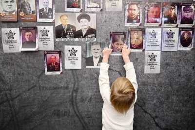 Помни о своем герое: акция «Стена памяти» в главном музее Хакасии