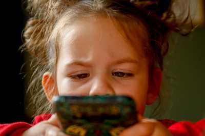 «Детский телефон доверия»: горячая линия в Хакасии