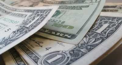 Продлен запрет на комиссию при выдаче валюты со счетов и вкладов физических лиц