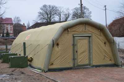 Для пациентов с коронавирусом установили тёплые палатки у ковид-центров в Абакане и Черногорске