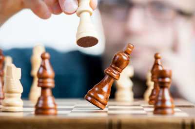 Игре в шахматы бесплатно научат в Абакане