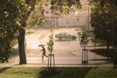 Грозный понедельник в Хакасии: ветер, дождь, град