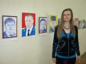 Новочеркасская художница представила новые портреты хакасских героев СВО